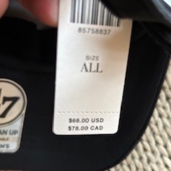 **HOST PICK** New York Yankees Velvet Cap *NEW* - Picture 5 of 7